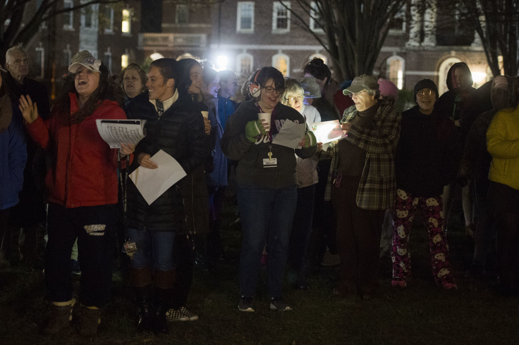 Christmas tree lighting at Sweet Briar 06